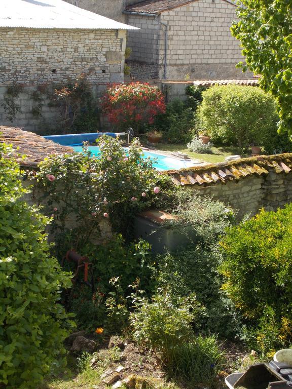 A L'Antan - La Ferme D'Octave Bed & Breakfast Saint-Hilaire-de-Villefranche Екстериор снимка