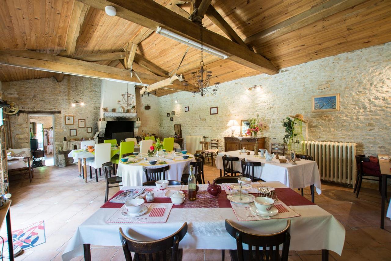 A L'Antan - La Ferme D'Octave Bed & Breakfast Saint-Hilaire-de-Villefranche Екстериор снимка