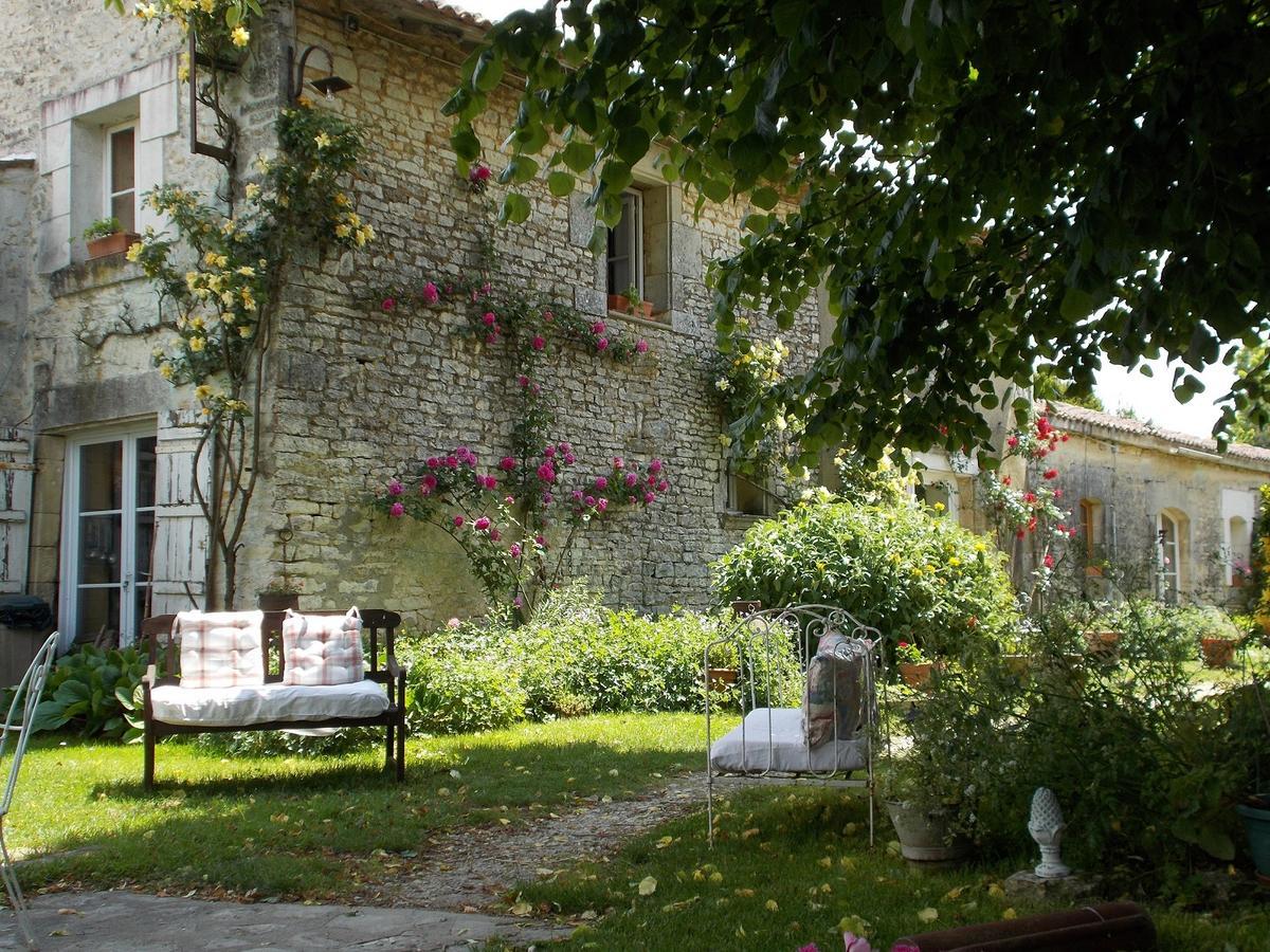 A L'Antan - La Ferme D'Octave Bed & Breakfast Saint-Hilaire-de-Villefranche Екстериор снимка